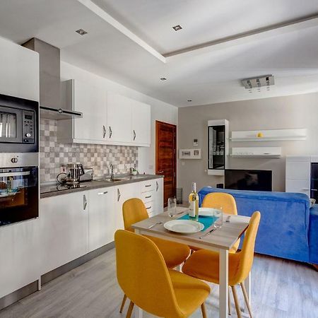 Modern Apartment Just Off The Promenade Sliema Exterior photo