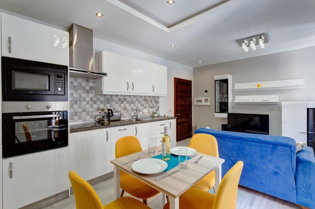 Modern Apartment Just Off The Promenade Sliema Exterior photo