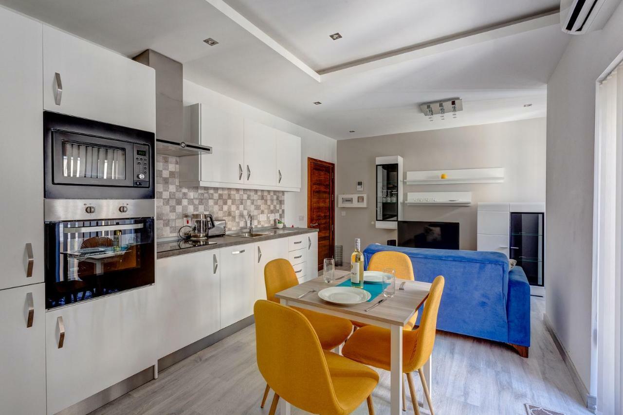 Modern Apartment Just Off The Promenade Sliema Exterior photo